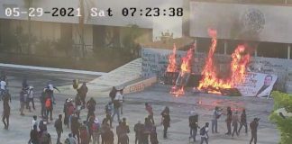 Normalistas vandalizan Palacio de Gobierno de Tuxtla Gutiérrez, Chiapas