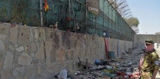 Biden alerta sobre más atentados en el aeropuerto de Kabul