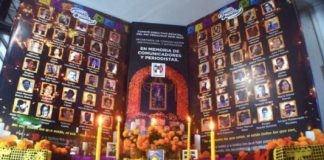 PRI Veracruz coloca ofrenda de muertos para periodistas fallecidos