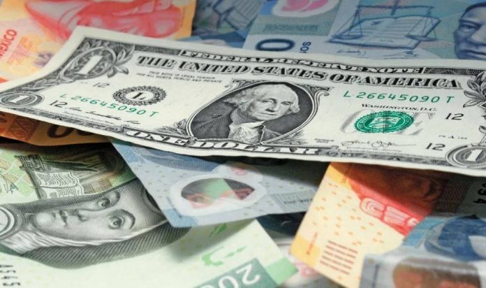 El dólar alcanzó un nuevo máximo frente al peso