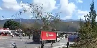 VIDEO: Así quedó el tráiler que aventaron en la caseta del Sol