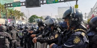 Ex policías protestan pago de pensión