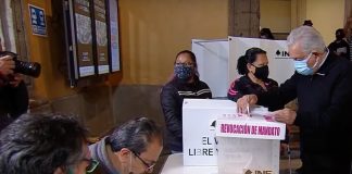 López Obrador ya votó en consulta de revocación de mandato