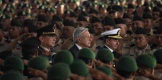 Recuerdan cuando Obrador criticaba a los militares en su tesis