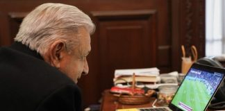 Tunden a AMLO por celebrar empate de la Selección Mexicana; lo llaman “mediocre”