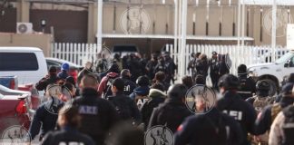 Familiares de reos llegan al Cereso de Chihuahua