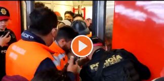 VIDEO_ sujeto queda atrapado por puertas del Metro CDMX
