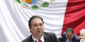 PRI exige a la SEP imprimir los libros de texto del ciclo anterior