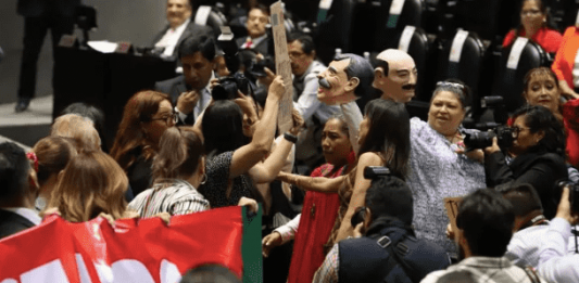 Se confrontan diputados de PRI y Morena por Paquete Económico