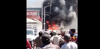 Explota camioneta con pirotécnia en Tultepec
