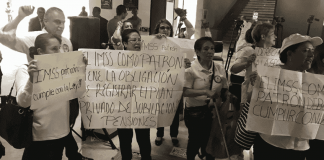 Jubilados protestan en San Lázaro contra reforma de pensiones de la 4T