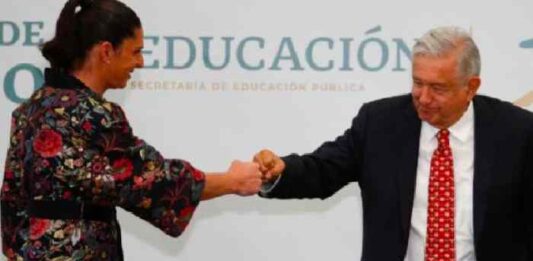 “Ella tiene medalla de bronce y yo la de oro”: Así respaldó AMLO a Ana Guevara