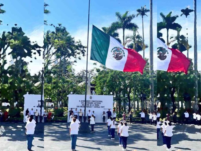 izan-al-reves-la-bandera-de-mexico-en-acto-oficial-en-veracruz