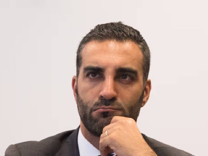 FGR va contra Simón Levy