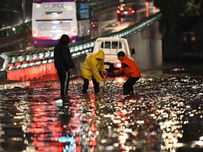 cdmx-bajo-el-agua-lluvias-afectaron-vialidades-y-suspendieron-el-metrobus cdmx-bajo-el-agua-lluvias-afectaron-vialidades-y-suspendieron-el-metrobus