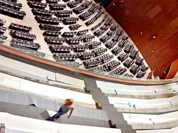 renuevan-butacas-en-camara-de-diputados-las-compraron-a-sobreprecio
