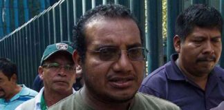 vidulfo-rosales-deja-botados-a-los-padres-de-los-43-normalistas-de-ayotzinapa-colaborara-con-hugo-aguilar