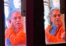 Aseguran que Juan Gabriel fue captado en cafetería de París
