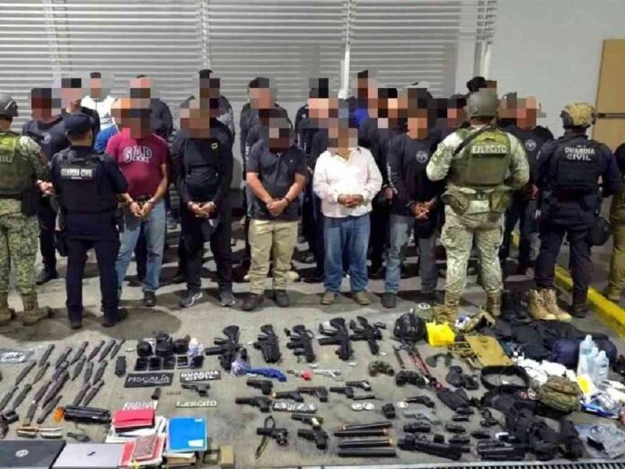 detienen-a-38-guardias-de-la-luz-del-mundo-con-arsenal-y-equipo-tactico-en-michoacan