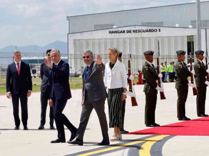 primer-ministro-de-canada-arriba-a-mexico-se-reunira-con-sheinbaum