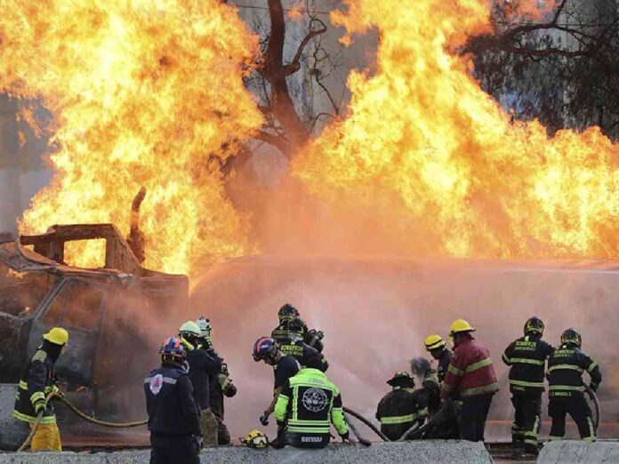 suman-ocho-muertos-por-la-explosion-de-pipa-en-iztapalapa suman-ocho-muertos-por-la-explosion-de-pipa-en-iztapalapa