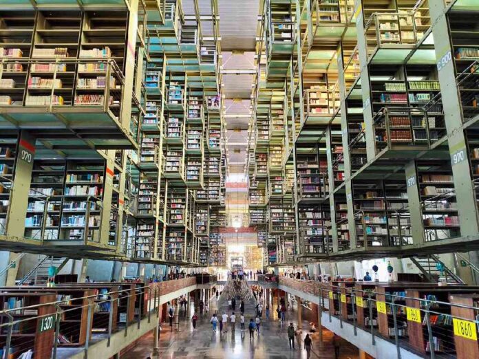 trabajadores-del-sinac-cierran-la-biblioteca-vasconcelos