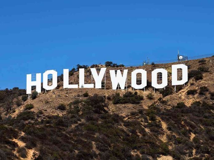 trump-anuncia-aranceles-del-100-a-peliculas-producidas-fuera-de-eu trump-anuncia-aranceles-del-100-a-peliculas-producidas-fuera-de-eu