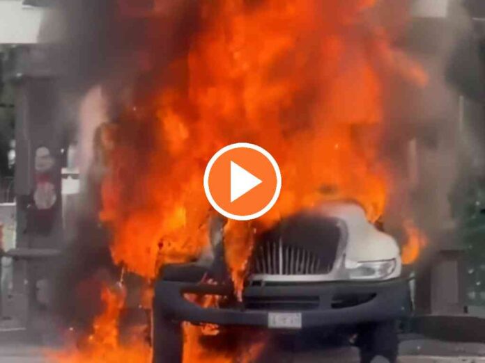 video-normalistas-derriban-puerta-del-campo-militar-1-en-naucalpan-incendian-camion video-normalistas-derriban-puerta-del-campo-militar-1-en-naucalpan-incendian-camion