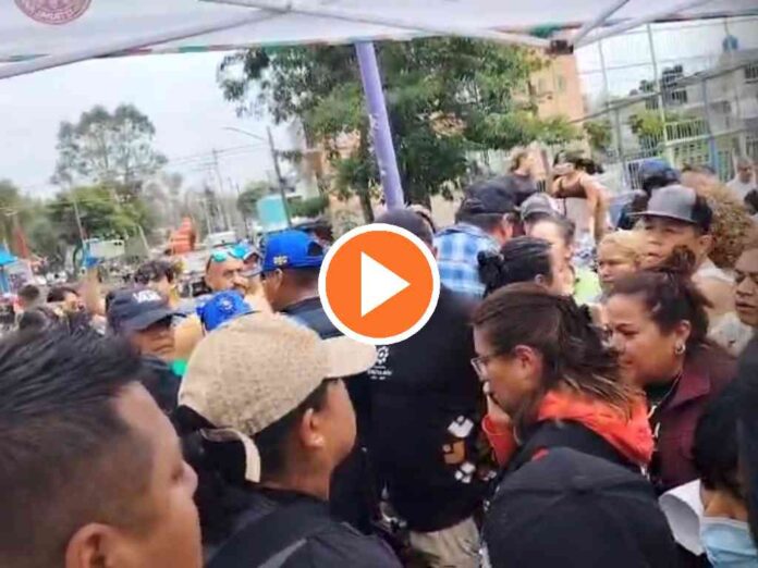 video-vecinos-afectados-por-las-lluvias-corren-a-la-alcaldesa-de-iztapalapa video-vecinos-afectados-por-las-lluvias-corren-a-la-alcaldesa-de-iztapalapa