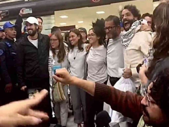 llegan-al-aicm-los-seis-mexicanos-que-iban-en-la-flotilla-a-gaza