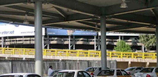 taxistas-niega-acuerdo-para-permitir-uber-o-didi-en-el-aicm-por-el-mundial