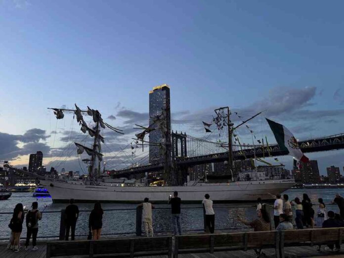 tras-accidente-donde-murieron-dos-tripulantes-buque-cuauhtemoc-zarpara-de-ny